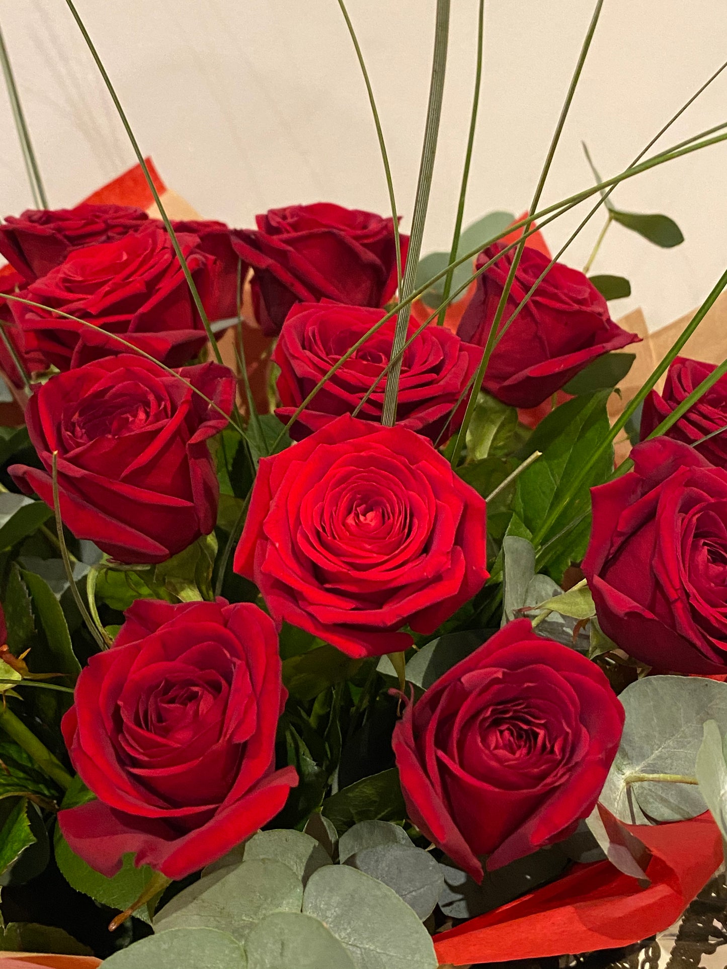Luxury 12 Red Roses